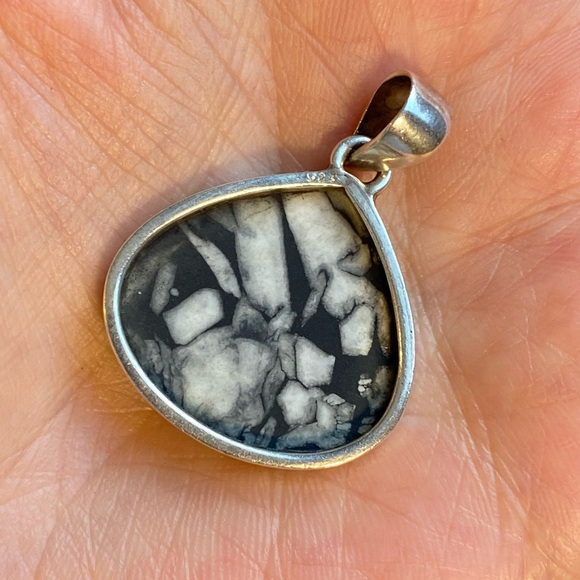 Genuine Rare Chrysanthemum Gemstone, 925 Sterling Silver Pendant - Picture 9 of 15